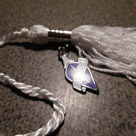NTHS MOTAR BOARD TASSLE GRADUATION WHITE TASSEL TASSLE - Picture 3 of 3